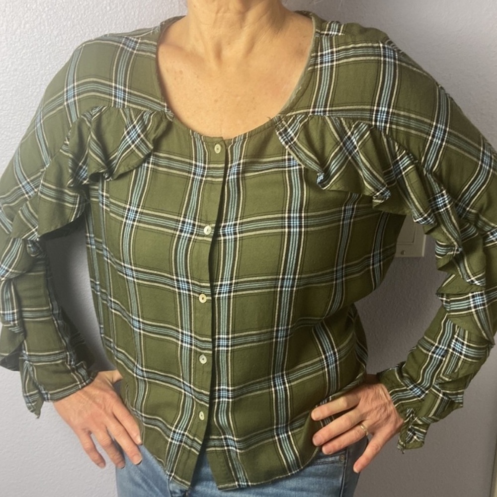 Tinsel Town plaid extended ruffle sleeves button up blouse soft and flowy cute